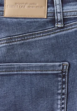 Straight Leg Destroyed Jeans