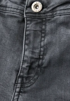 Straight Leg Destroyed Jeans