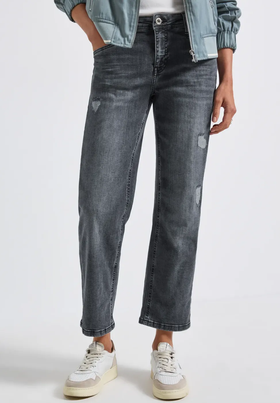Straight Leg Destroyed Jeans