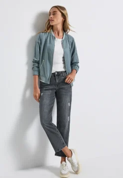 Straight Leg Destroyed Jeans