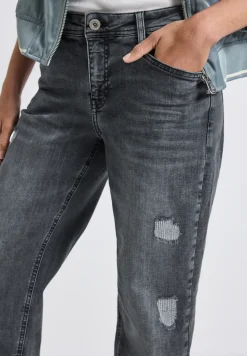 Straight Leg Destroyed Jeans