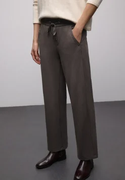 Straight Leg Hose