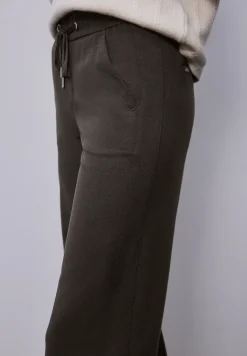 Straight Leg Hose