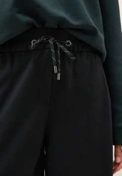 Straight Leg Hose