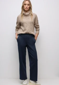 Straight Leg Hose