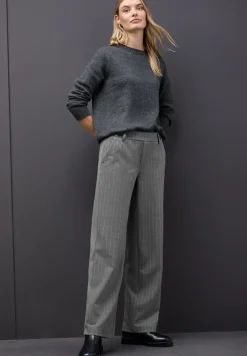 Straight Leg Hose