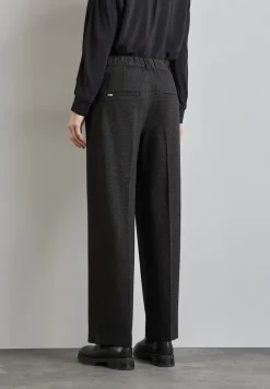 Straight Leg Hose