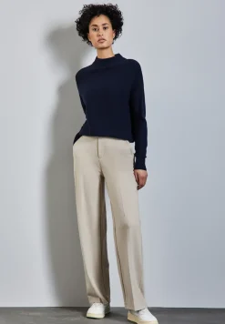 Straight Leg Hose