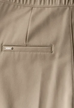 Straight Leg Hose