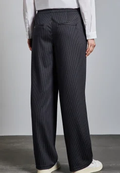 Straight Leg Hose
