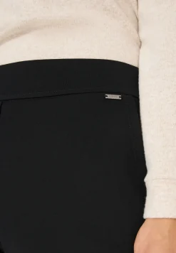 Straight Leg Hose