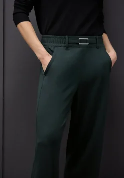 Straight Leg Hose mit Detail