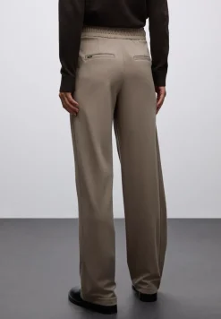 Straight Leg Hose mit Detail