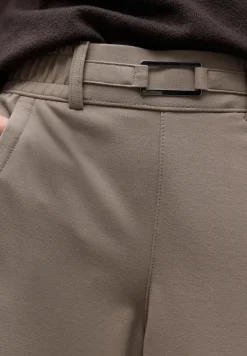 Straight Leg Hose mit Detail