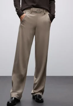Straight Leg Hose mit Detail