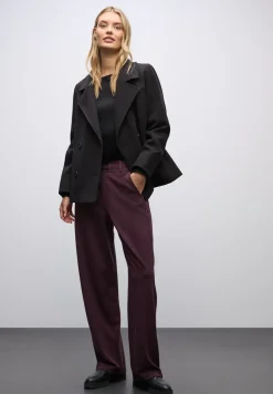 Straight Leg Hose mit Detail