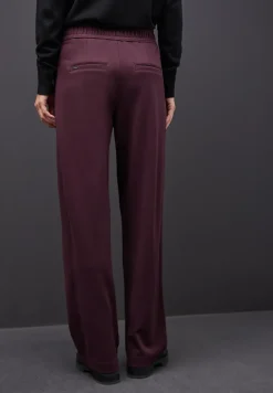 Straight Leg Hose mit Detail
