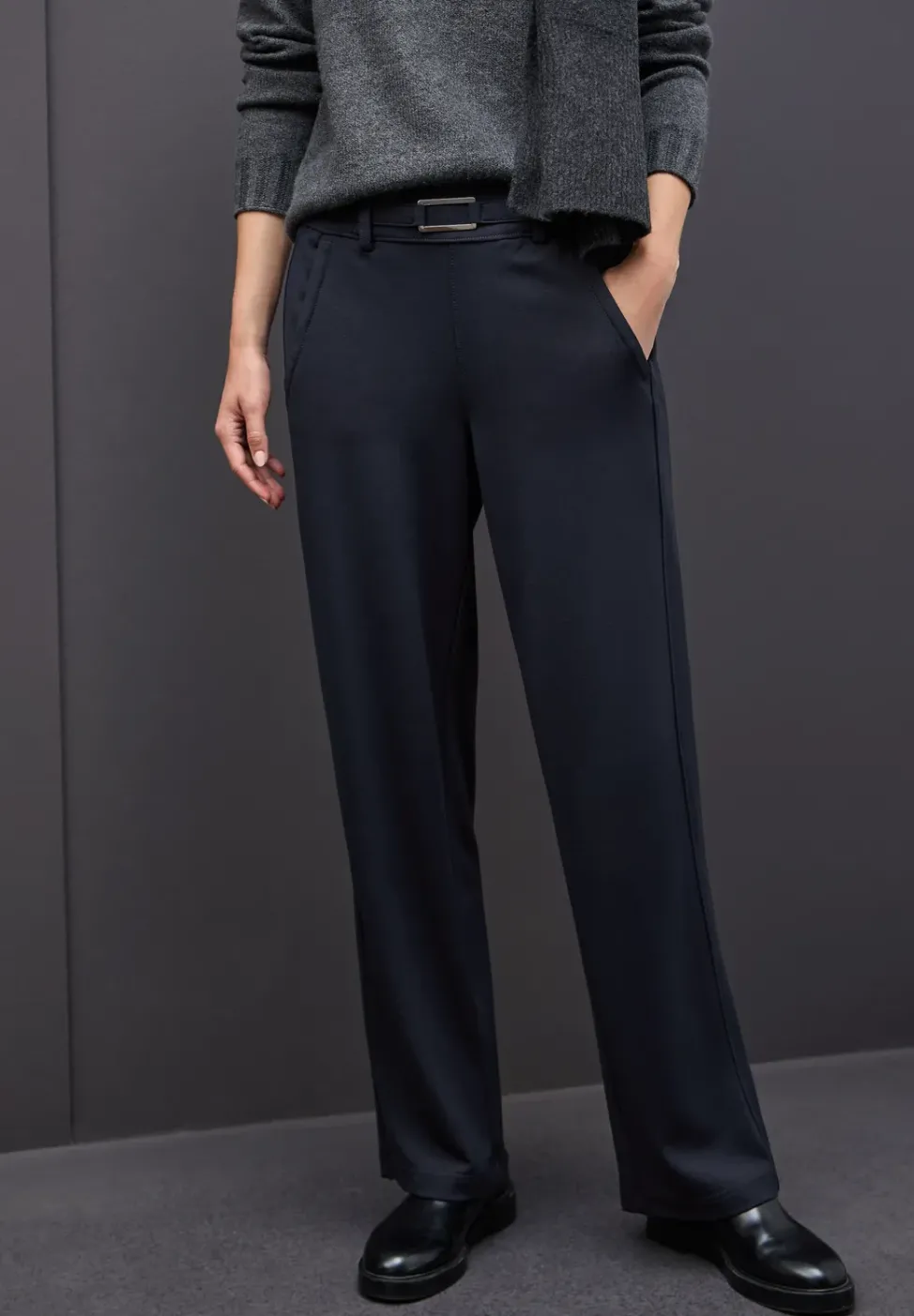 Straight Leg Hose mit Detail