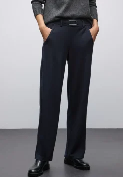 Straight Leg Hose mit Detail