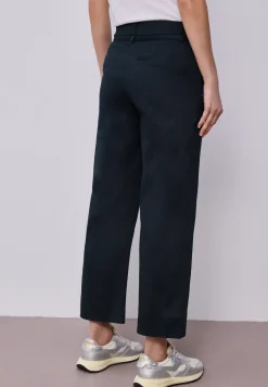 Straight Leg Hose mit Gürteldetail
