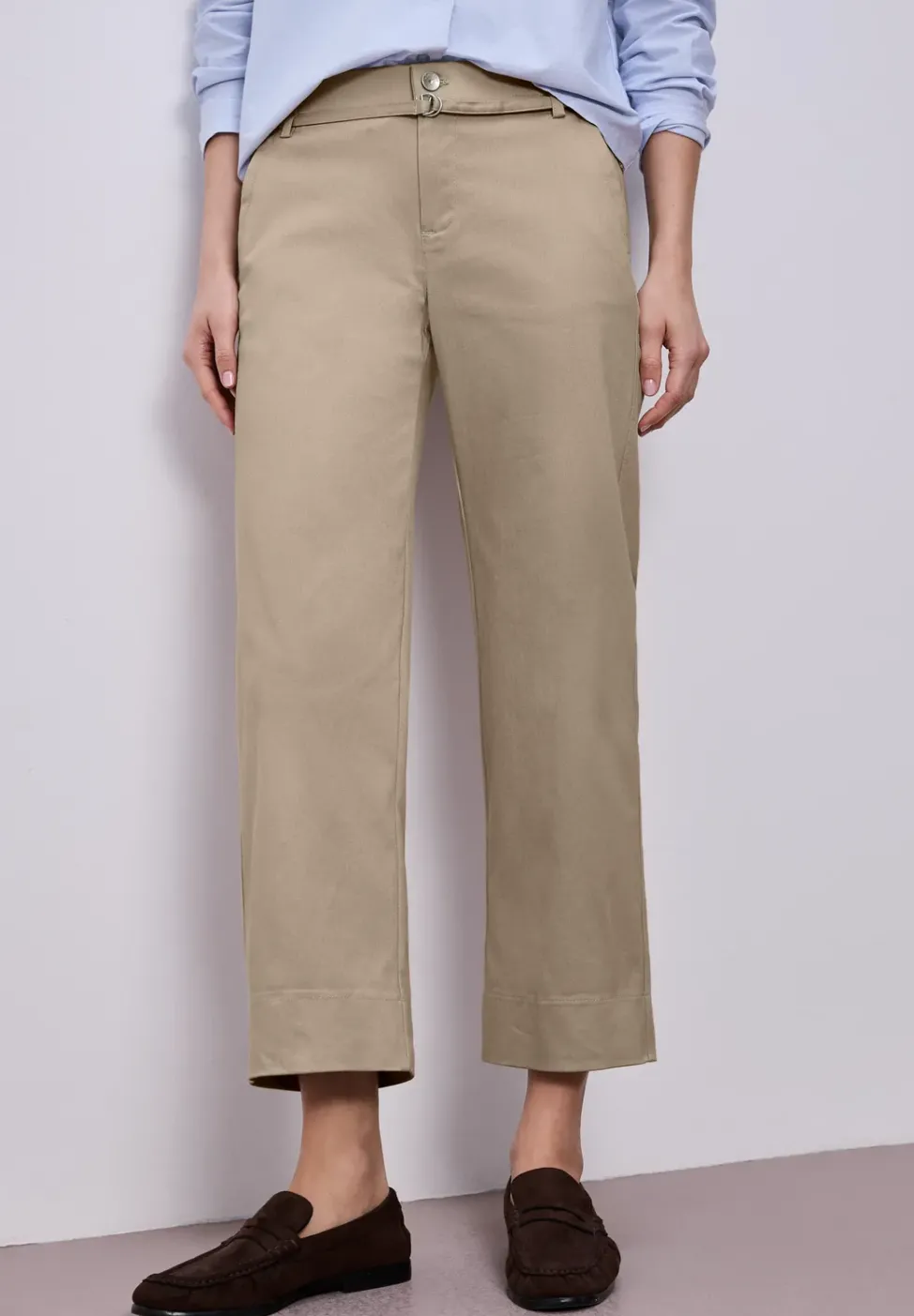 Straight Leg Hose mit Gürteldetail