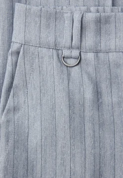 Straight Leg Hose mit Streifen