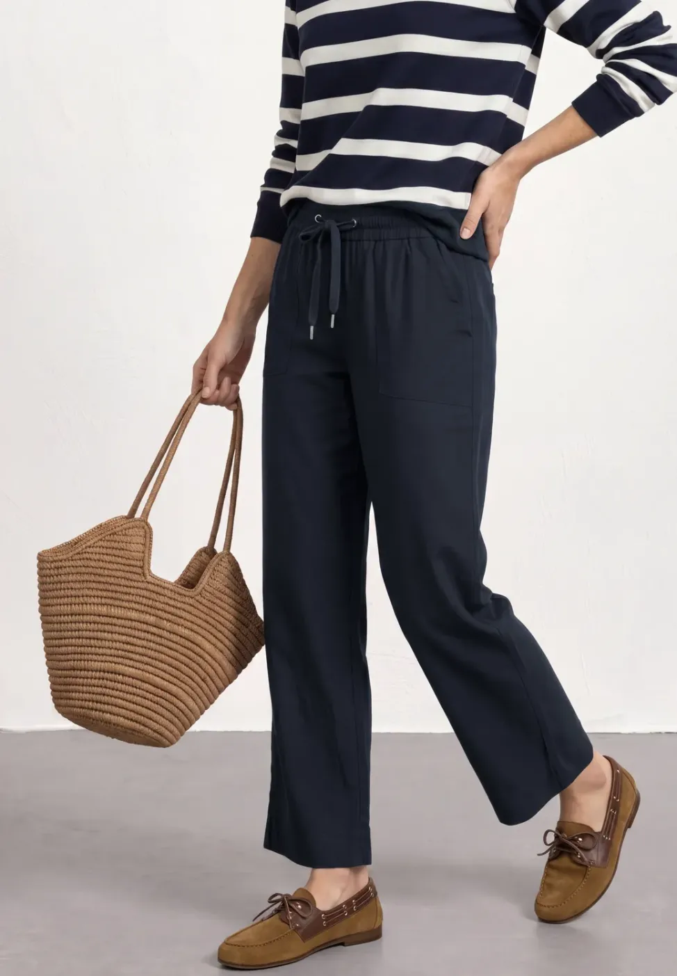 Straight Leg Hose mit Turn-Up-Detail