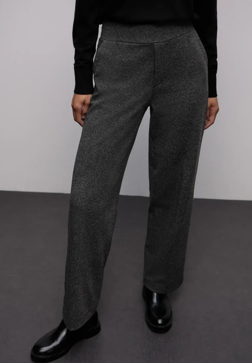 Straight Leg Jacquard Hose
