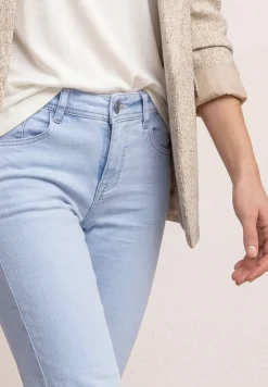 Straight Leg Jeans mit fransigem Saum