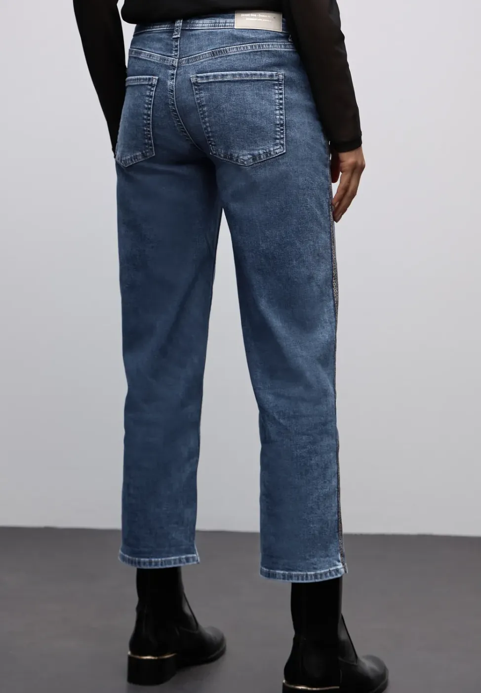 Straight Leg Jeans mit Tape