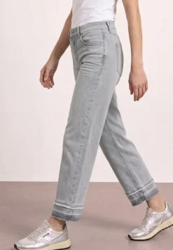 Straight Leg Jeans mit Ziersaum