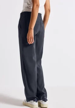 Straight Leg Twill Hose