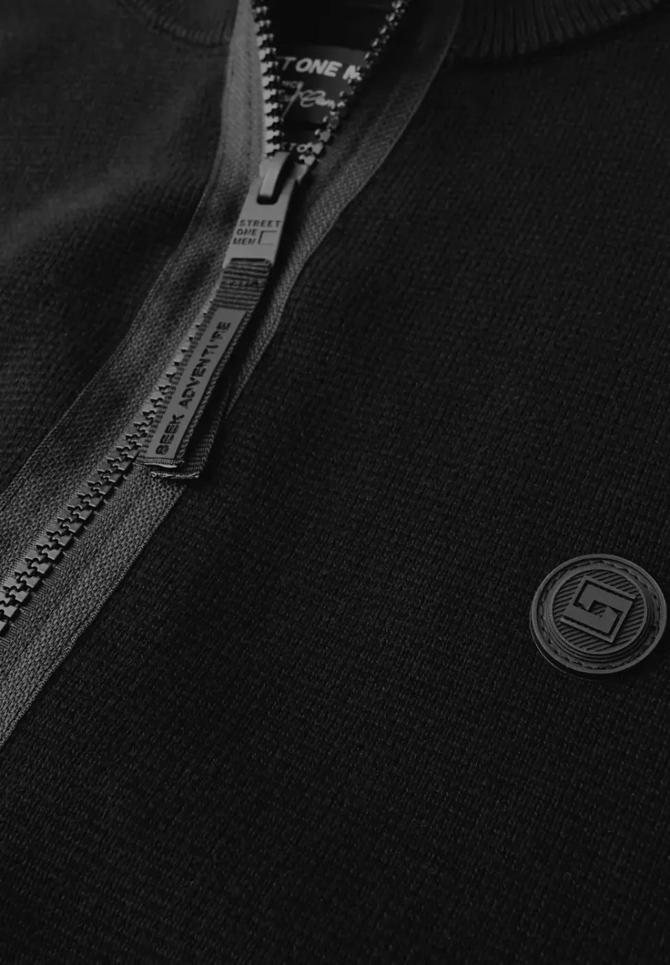 Strickjacke mit Stehkragen