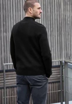 Strickjacke mit Stehkragen