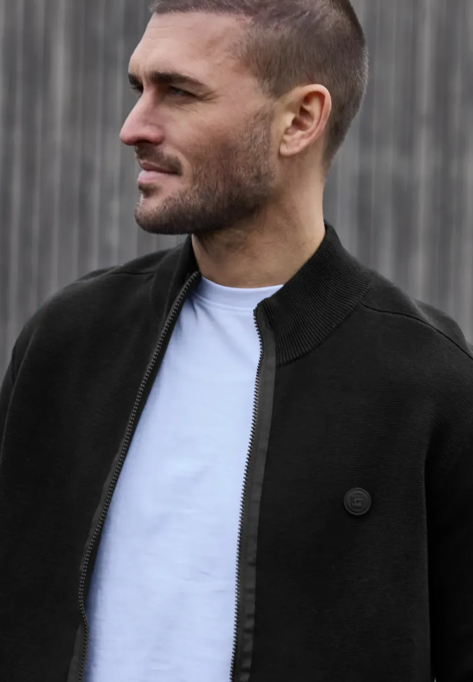 Strickjacke mit Stehkragen