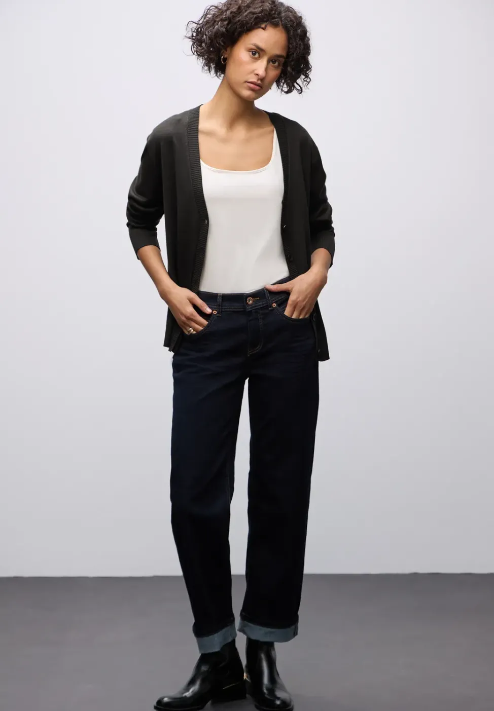 Strickjacke mit V-Ausschnitt