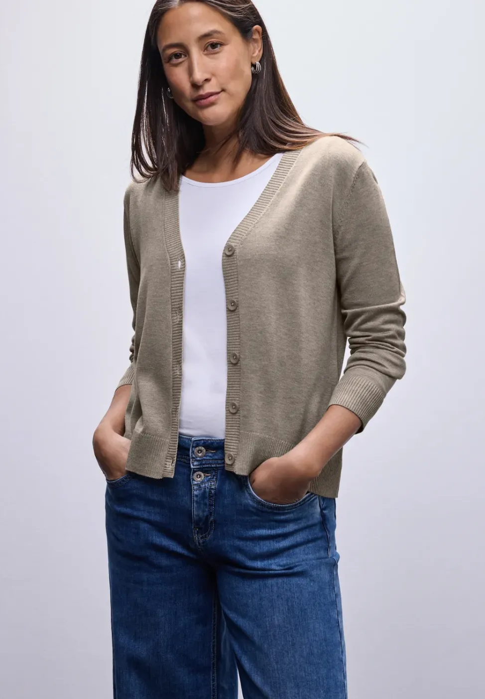 Strickjacke mit V-Ausschnitt