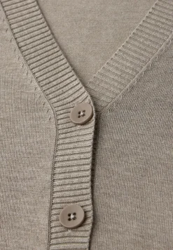 Strickjacke mit V-Ausschnitt