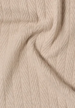 Strickschal mit Struktur