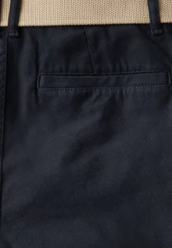 Struktur Chino mit Gürtel