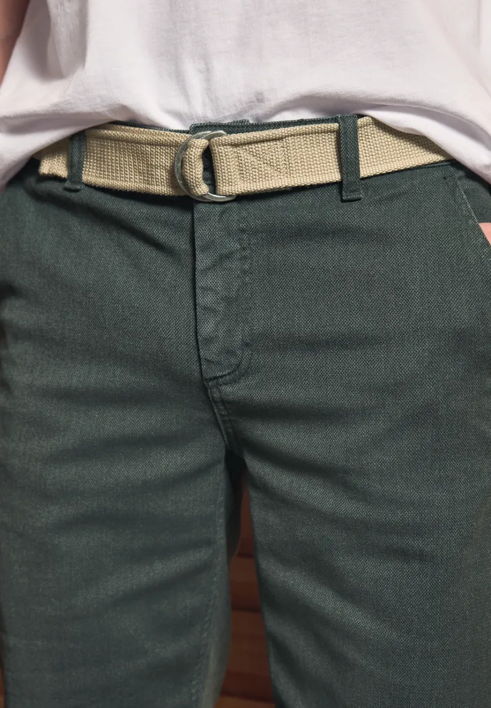 Struktur Chino mit Gürtel