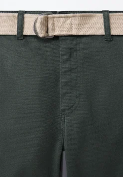 Struktur Chino mit Gürtel