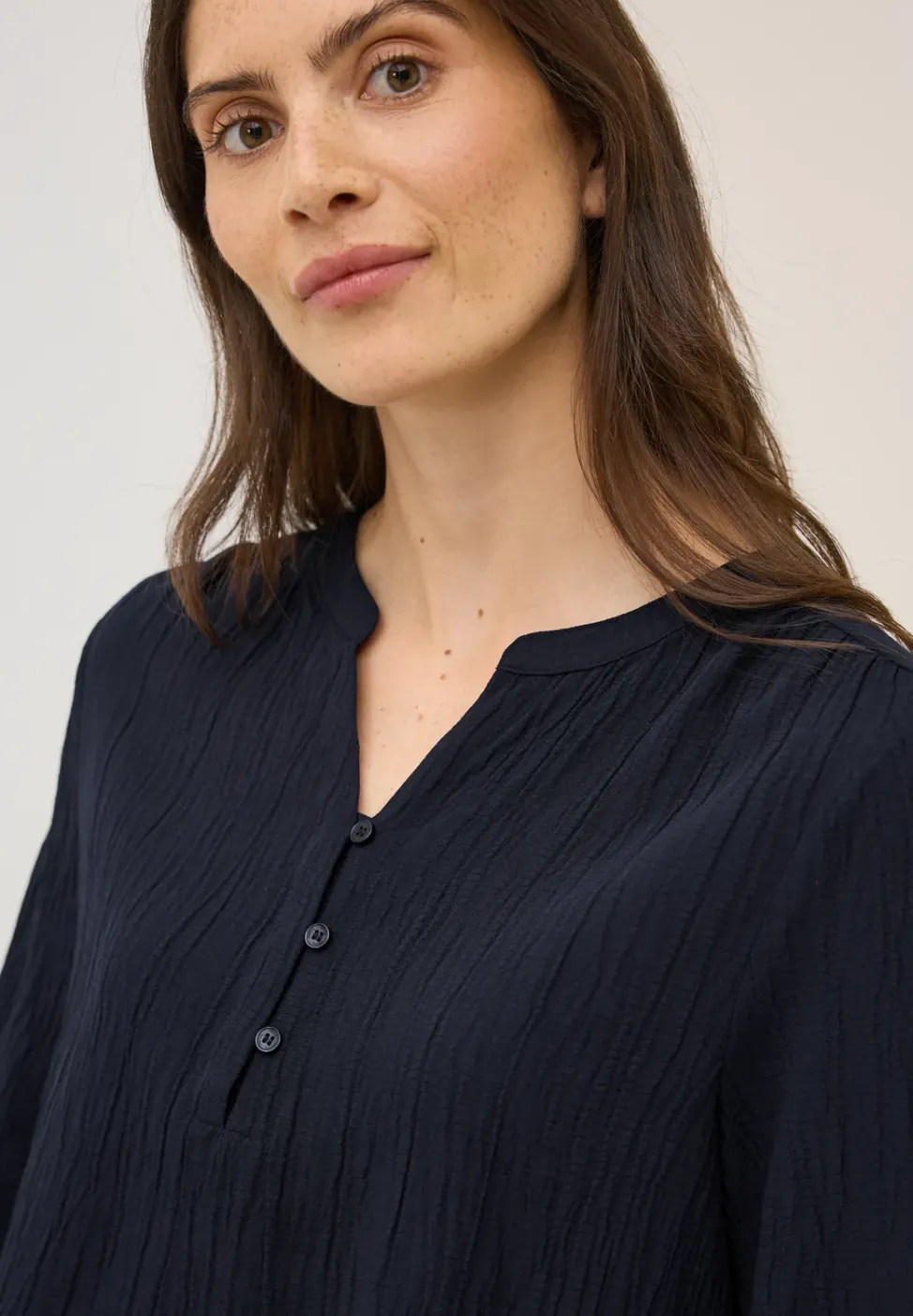 Strukturbluse in Unifarbe