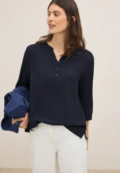 Strukturbluse in Unifarbe