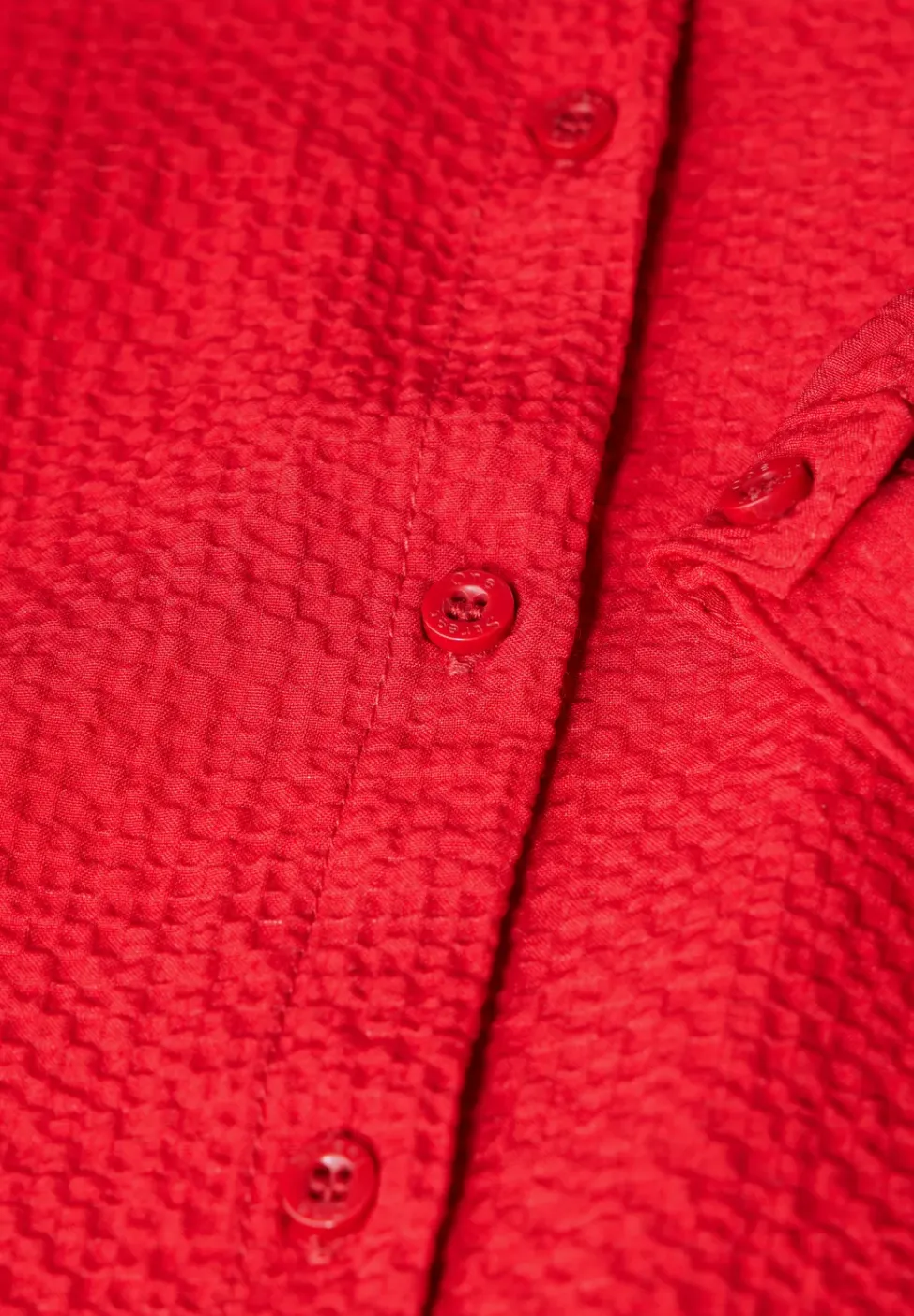 Strukturbluse mit Stickerei