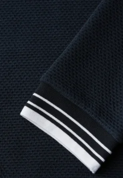 Strukturshirt mit Details