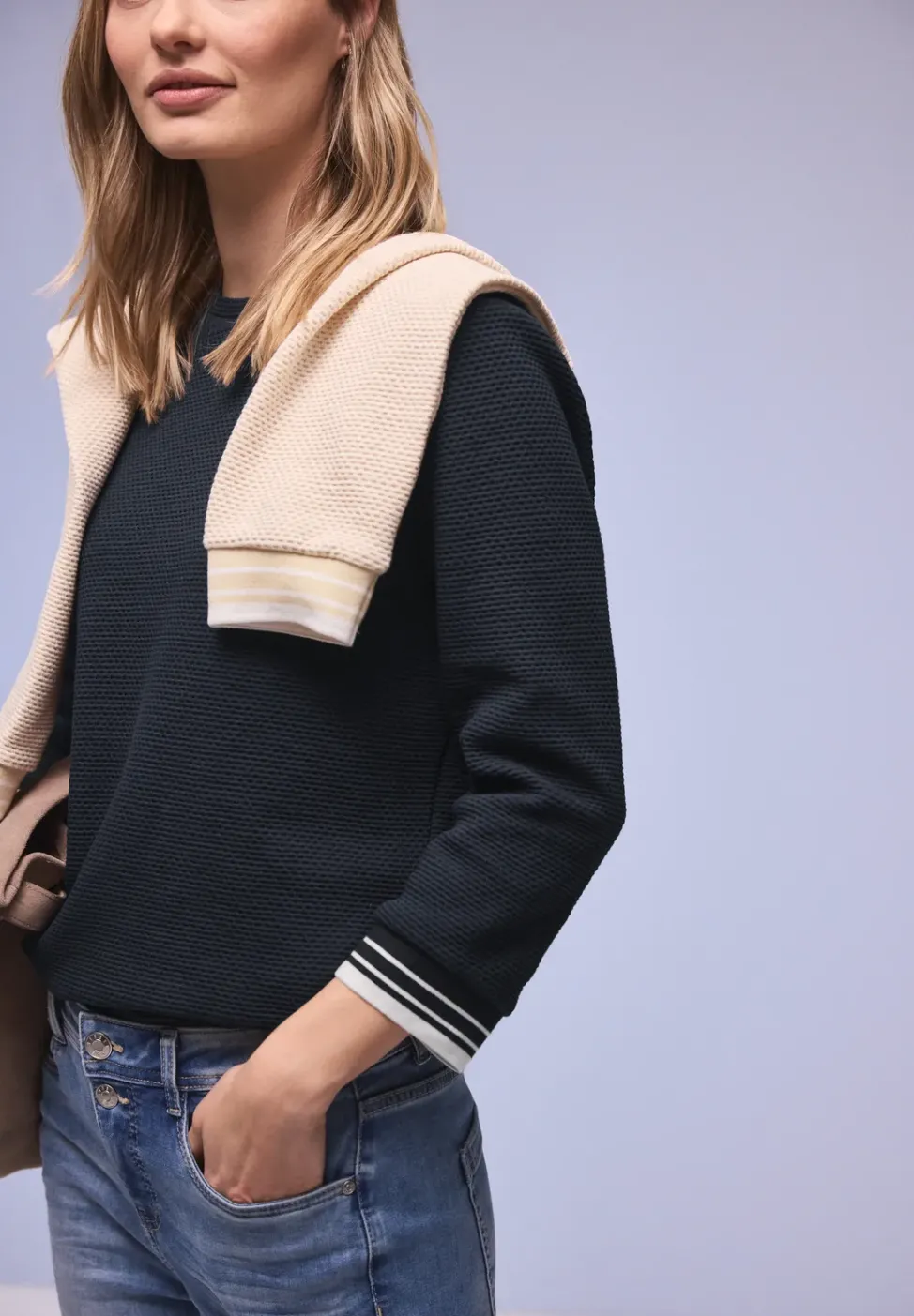 Strukturshirt mit Details