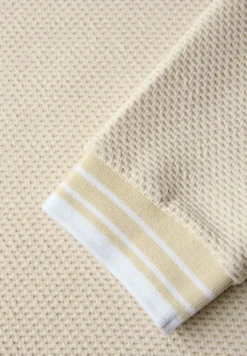 Strukturshirt mit Details