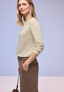 Strukturshirt mit Details