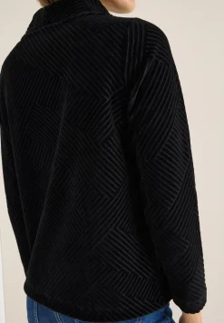 Strukturshirt mit Funnelneck